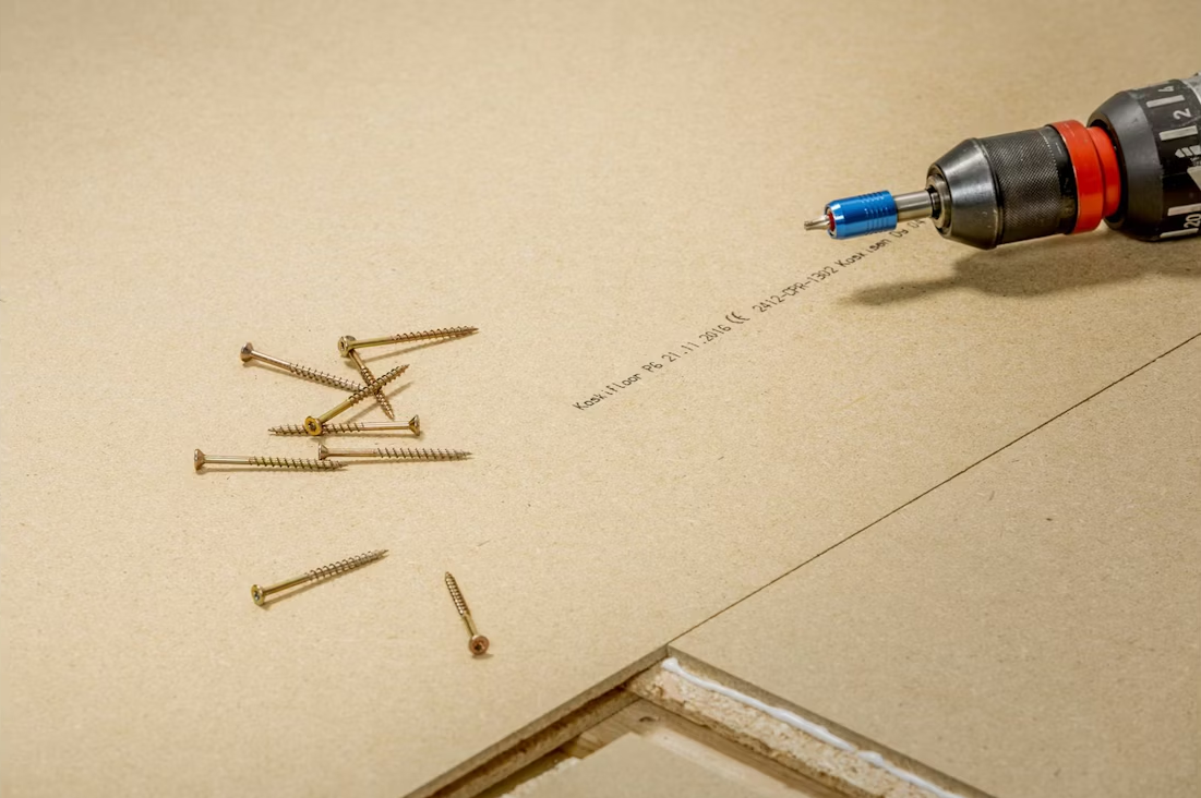 Lattialastulevy 22x600x2400, P6, Ympäripontattu