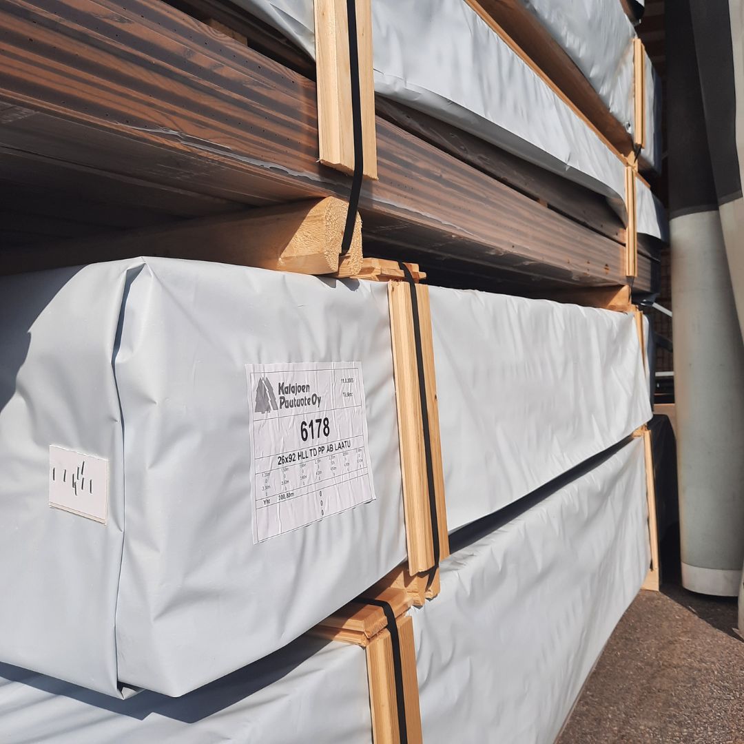 Lattialauta 26x92 Lämpökäsitelty mänty, päätypontattu, Poistoerät, AB-laatu,